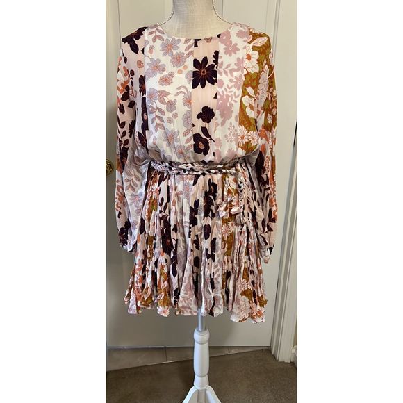 Vici dress - Picture 1 of 5